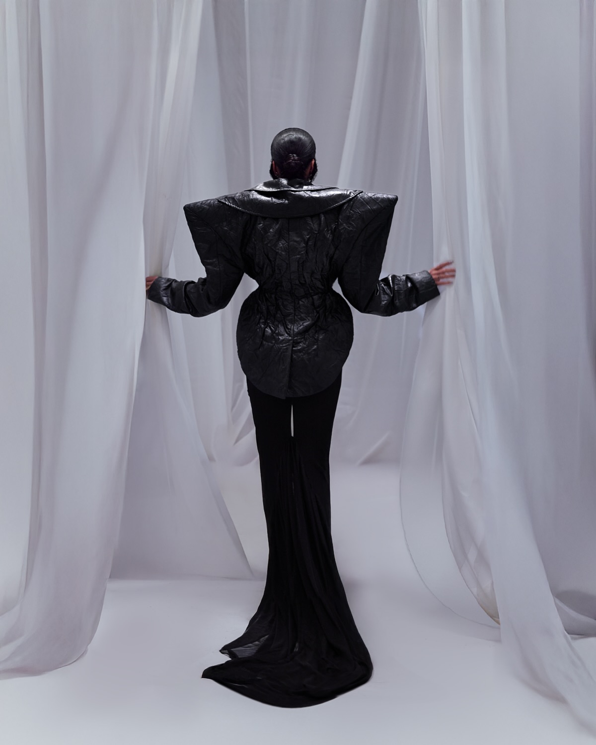 غادة عبد الرازق في مرحلة الشرنقة Chrysalis (إنستغرام)