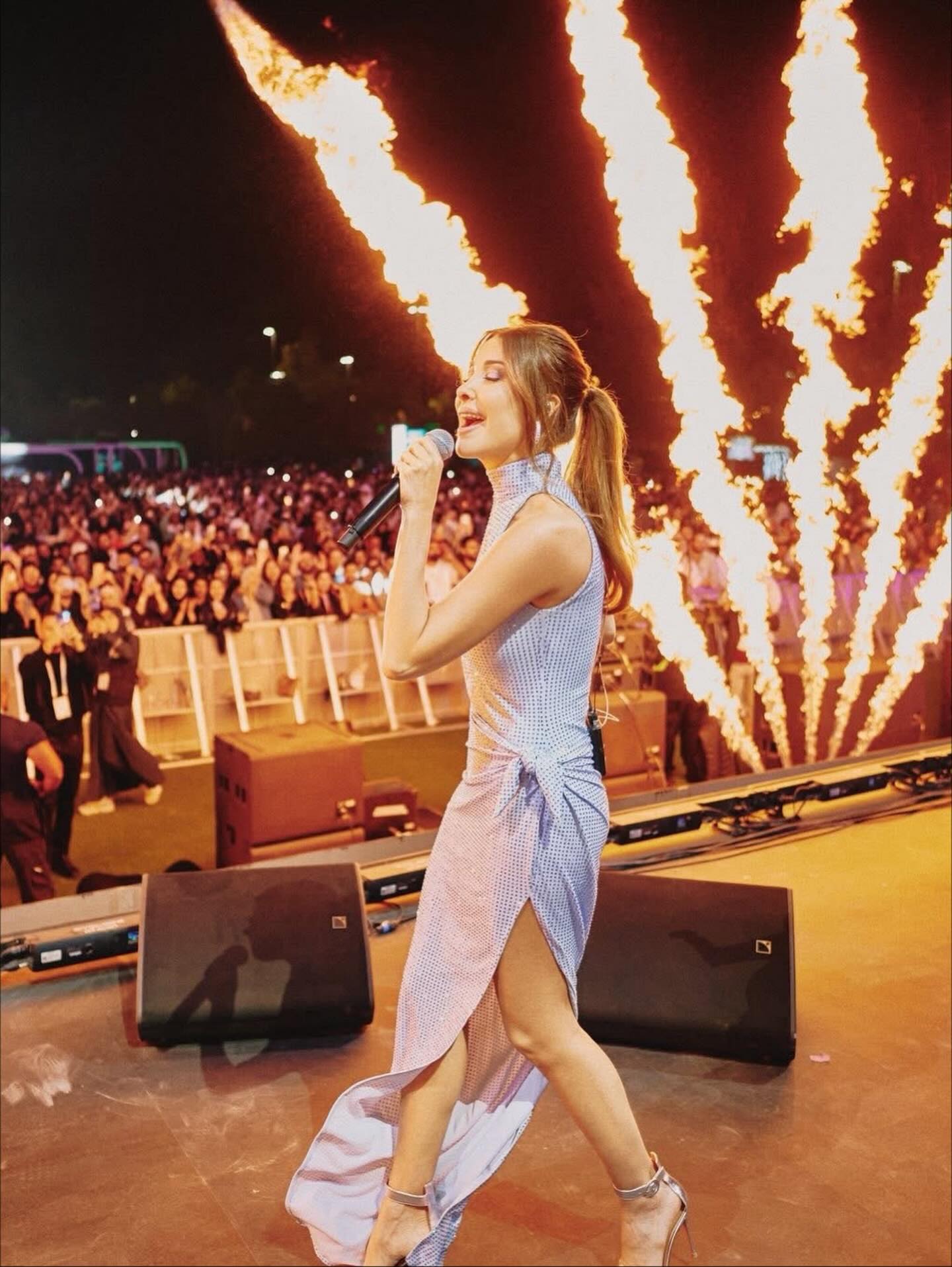 نانسي عجرم بتصميم قزّي وأسطا في موسم الرياض 2025 (إنستغرام)