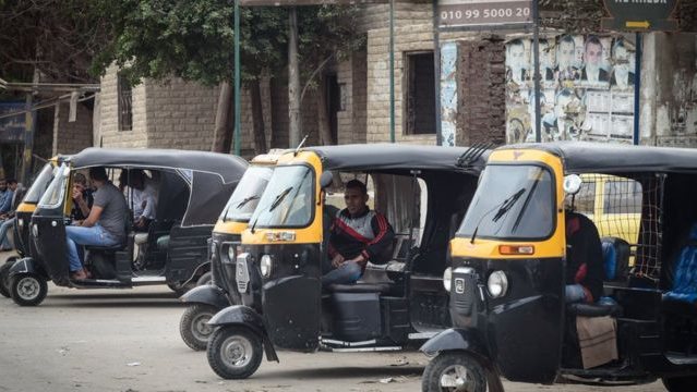 حظر التوك توك يدخل حيز التنفيذ رسميًا.. المناطق المحظورة والغرامة المقررة حظر التوك توك يدخل حيز التنفيذ رسميًا.. المناطق المحظورة والغرامة المقررة