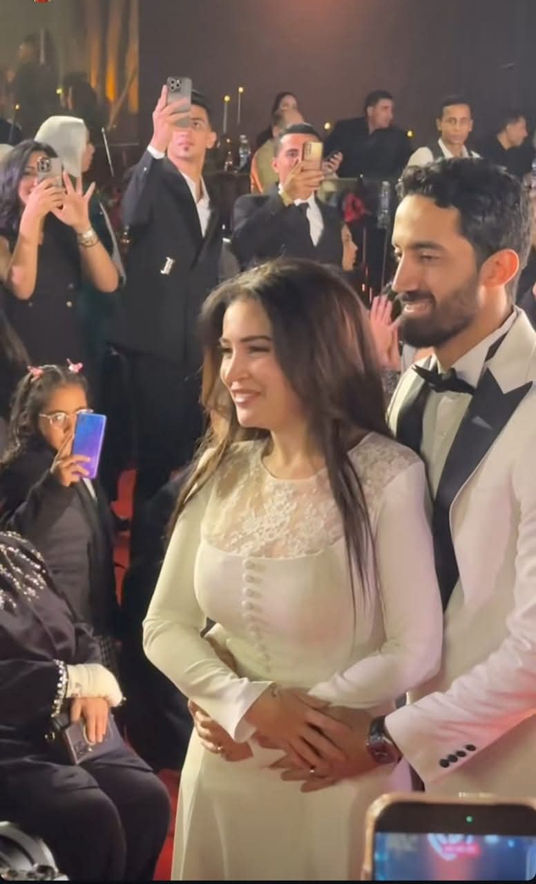 الظهور الأول لمى عز الدين وزوجها