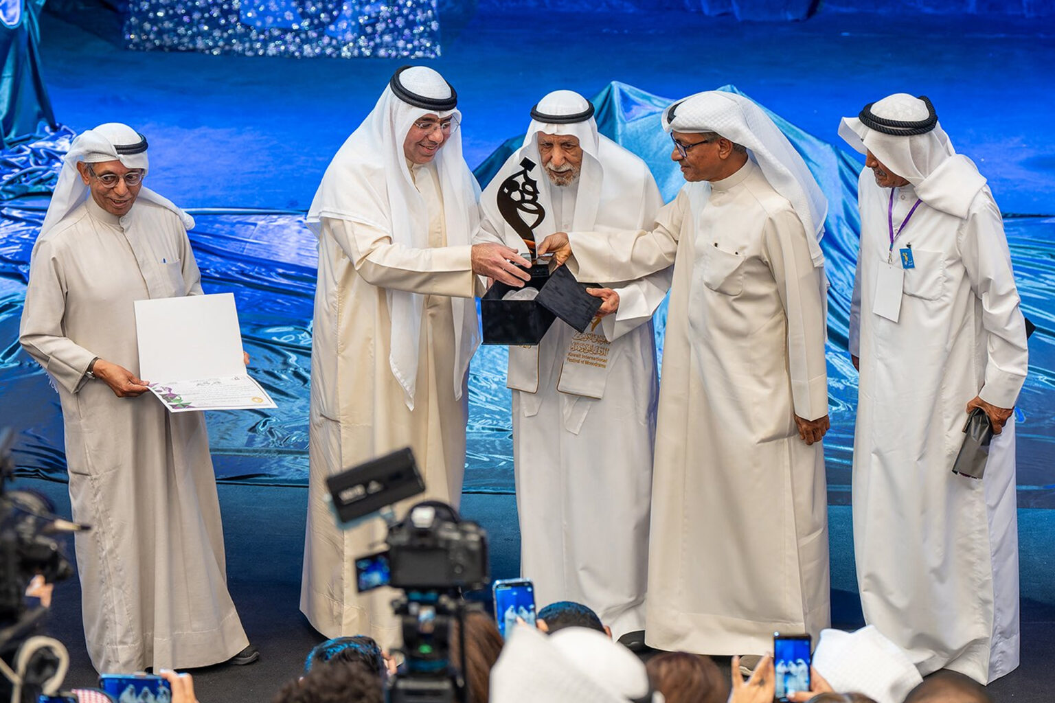 سجال القيم والتقاليد في الدورة الثامنة لمهرجان الكويت الدولي للمونودراما | ثقافة