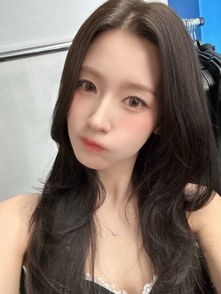 251109 تحديث تويتر الرسمي لليابان - مييون في TENBLANK من لقاء معجبين 'Glass Heart' في سيول