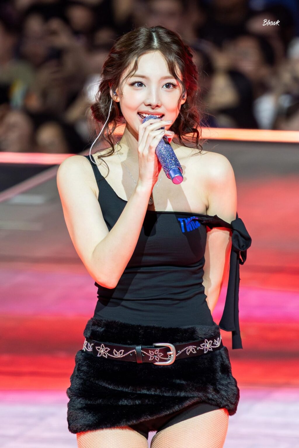 251102 نايون الجميلة