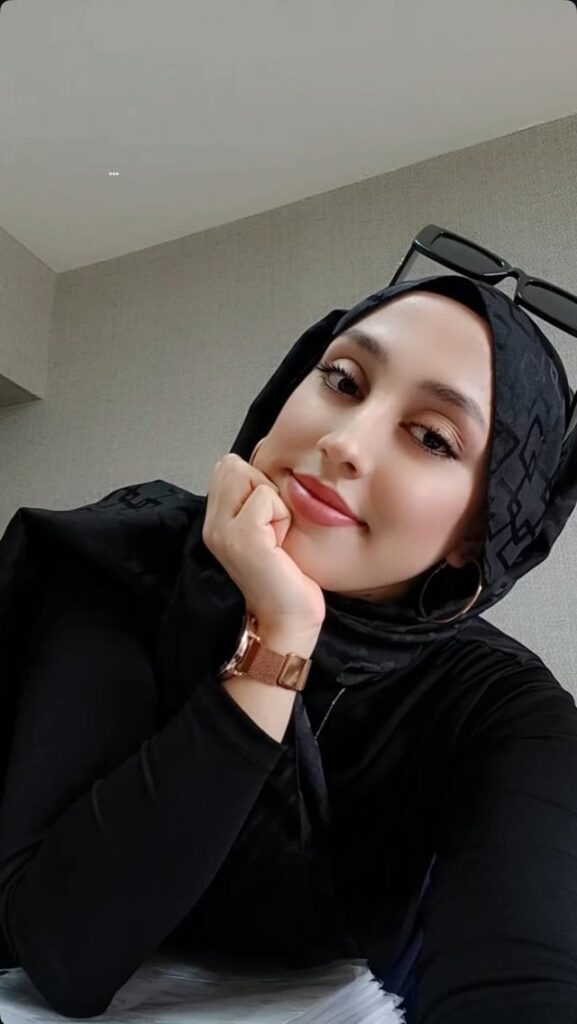 Güzeller güzeli genç türbanlı