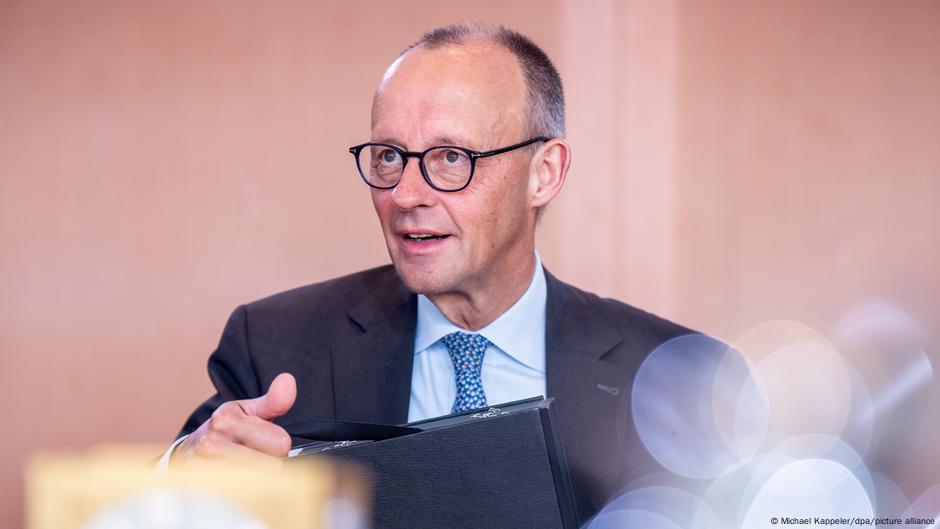 “الحرب في سوريا انتهت.. وسنرحل من يرفض العودة طوعا” – DW – 2025/11/3 "الحرب في سوريا انتهت.. وسنرحل من يرفض العودة طوعا" – DW – 2025/11/3