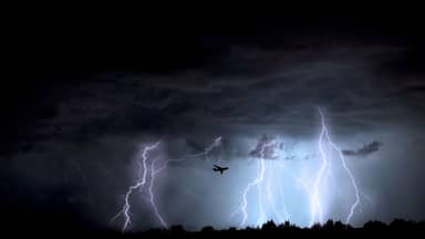 أمطارٌ وبردٌ وسيول... العاصفة آتية - MTV Lebanon