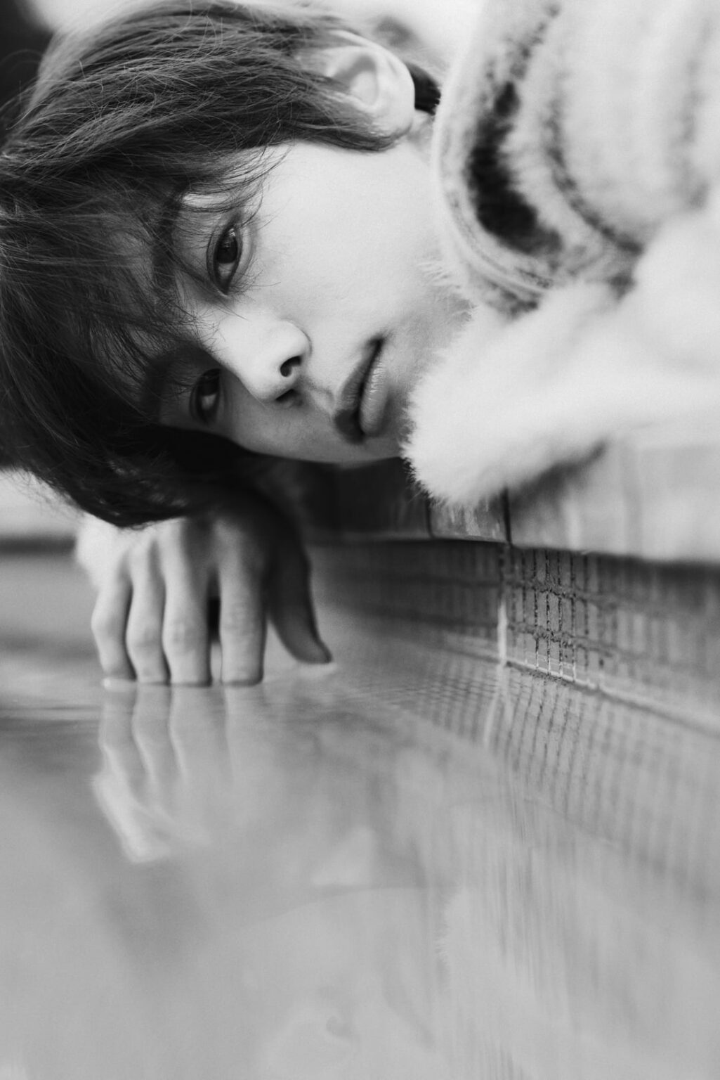 Yoon Seobin - أغنية رقمية: الآن قائمة التشغيل الخاصة بي مليئة بأغاني الانفصال (الصورة المفاهيمية 2)