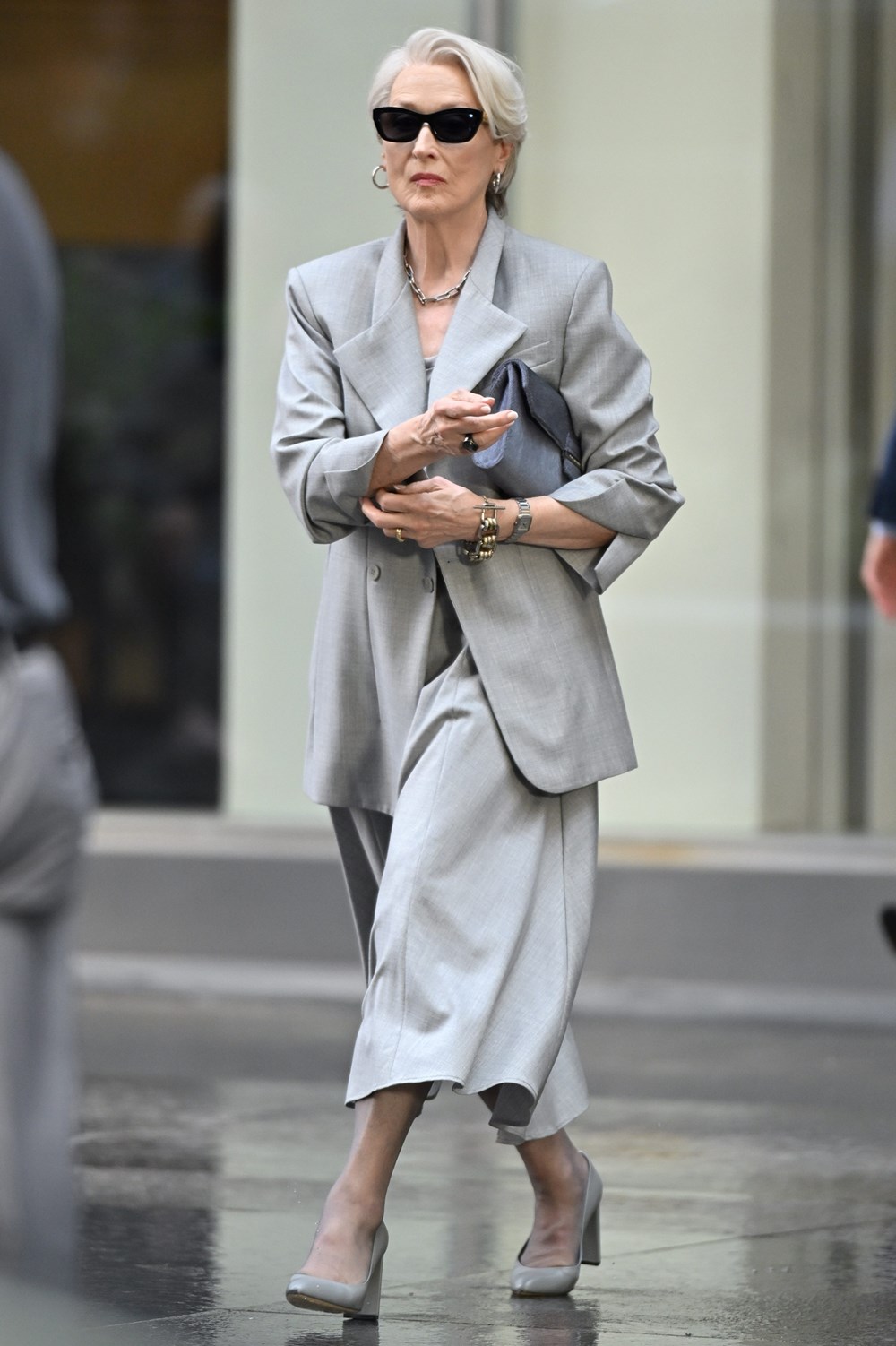 «The Devil Wears Prada» يشوق الجمهور.. وهذه أبرز إطلالات نجماته