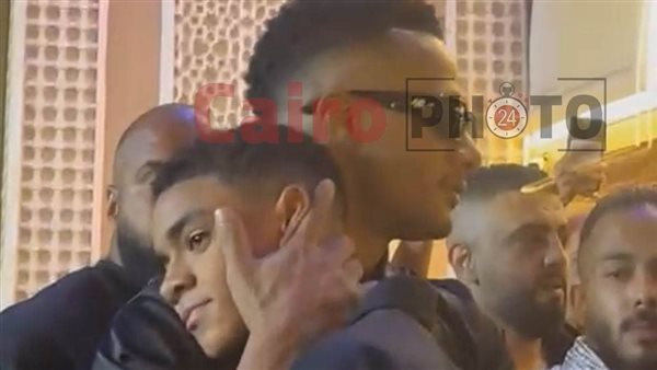 قبل عزاء والده غدا.. محمد رمضان يواسي نجل السيناريست أحمد عبد الله| بث مباشر