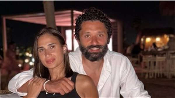 كريم محمود عبد العزيز يرسل عقد طلاق رسمي لزوجته آن الرفاعي| بث مباشر