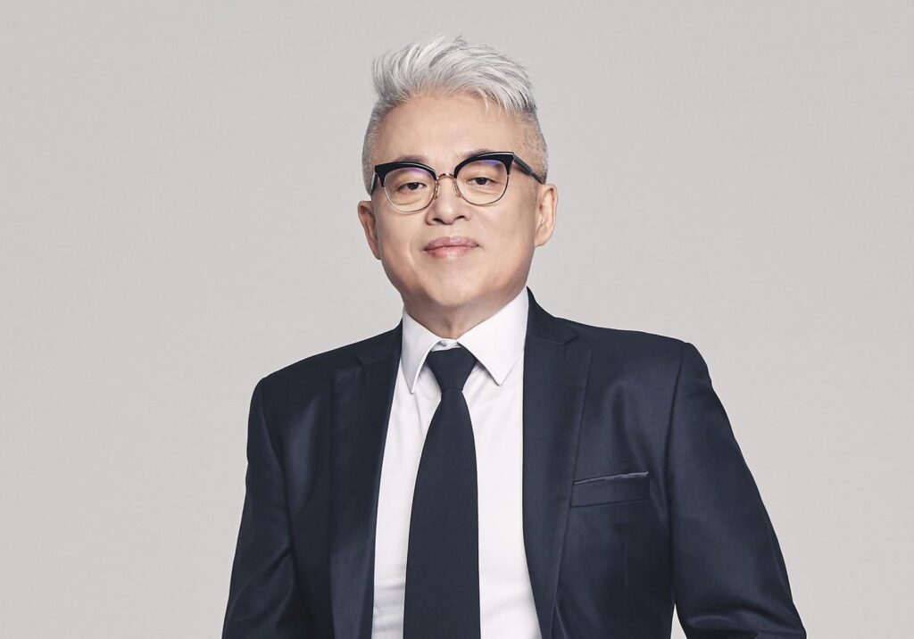 Kim Hyung-suk - مع انتشار موسيقى البوب ​​الكورية عالميًا، يحتاج نظام جمع حقوق الطبع والنشر في كوريا إلى إصلاح شامل، كما يقول المرشح لرئاسة كومكا @ Korea JoongAng Daily (251120)