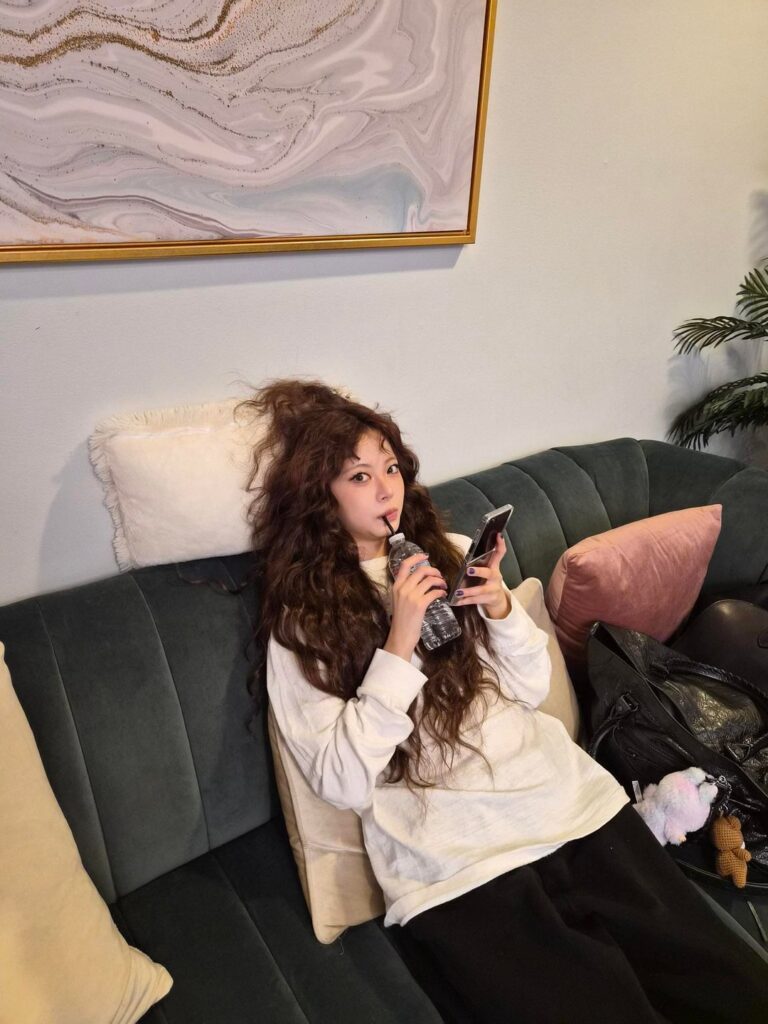 251110 تحديث تويتر IM_LESSERAFIM - رسالة عيد ميلاد مياواكي ساكورا السعيدة إلى هونغ إيونتشاي