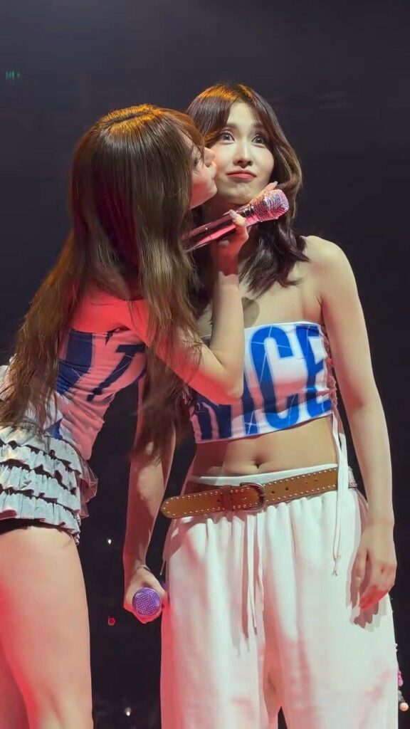 كثيرا يا مومو