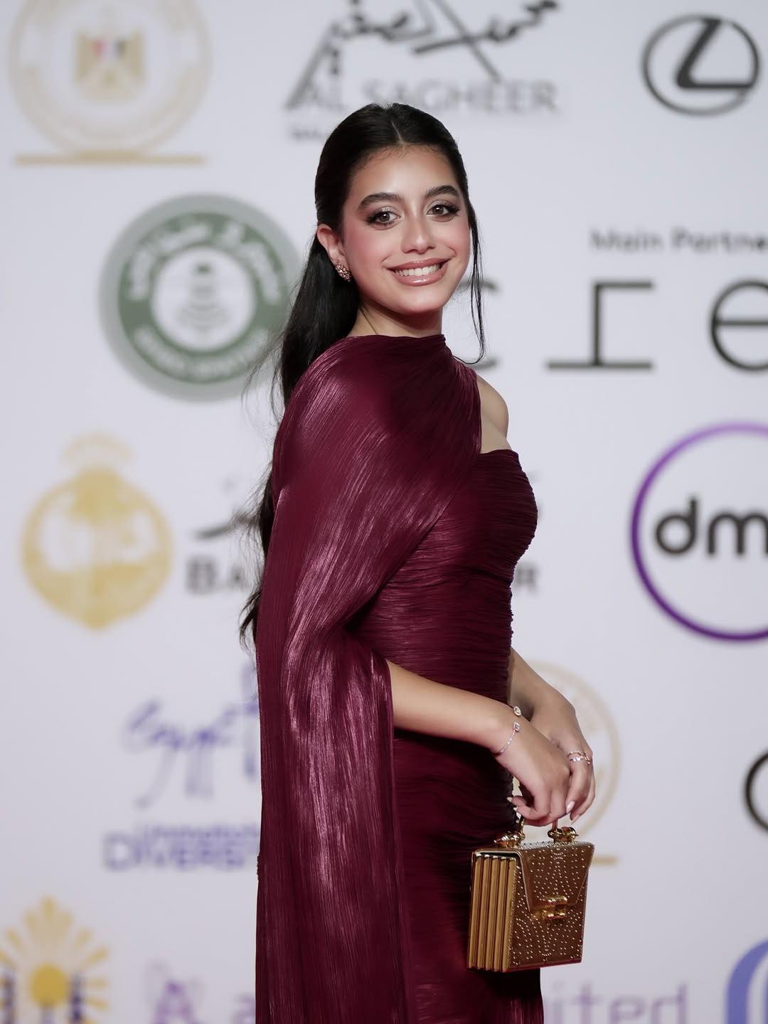 ياسمينا العبد ياسمينا العبد