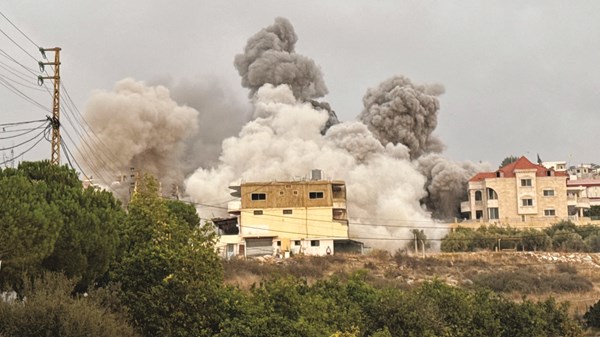 غارات إسرائيلية عنيفة على جنوب لبنان غارات إسرائيلية عنيفة على جنوب لبنان