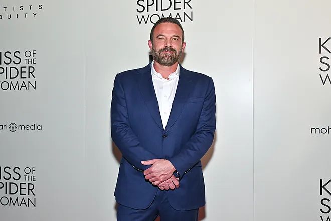 من هي المرأة الغامضة الّتي قضت عيد الشّكر مع بن أفليك؟ – موقع بصراحة-موقع النجوم