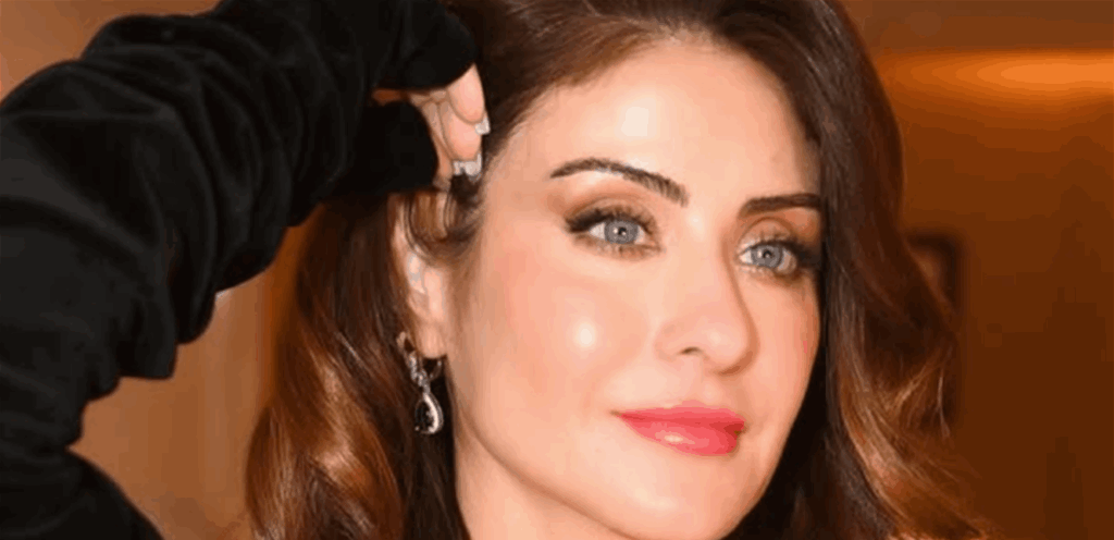 بملابس مخططة.. هيدي كرم برفقة نجلها (صورة) Doc-P-1437021-638976761777068580.png