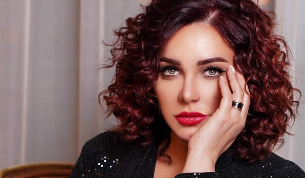 سلاف فواخرجي تُبهر الجمهور بكلماتها عن مصر: "الأرض التي تتنفس الخلود"