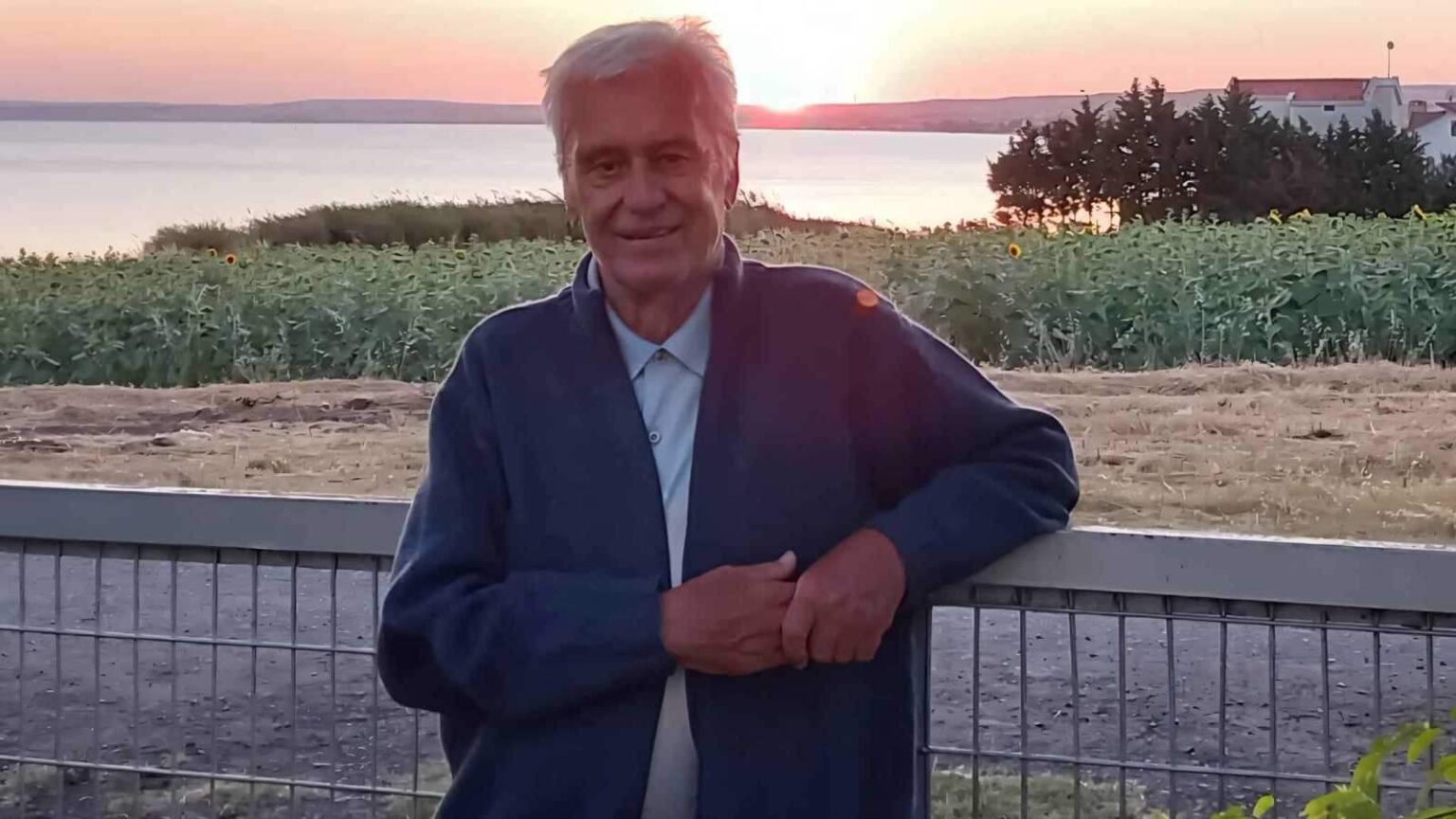 حادث سير ينهي حياة الفنان التركي القدير إنجين تشاغلار عن عمر 80 عامًا