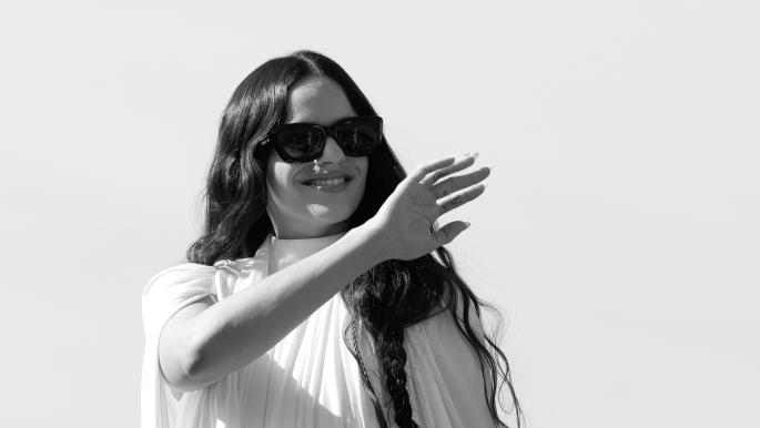 "لوكس" روزاليا... إعادة السحر إلى العالم