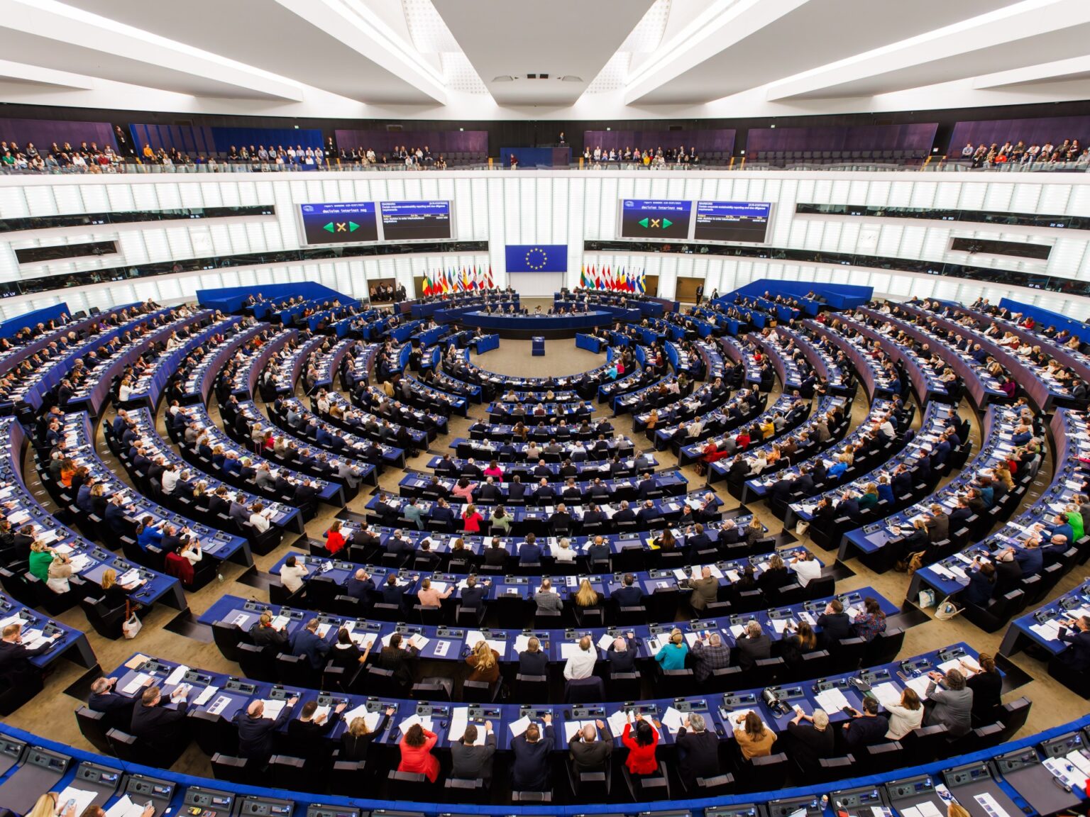 خبيران روسيان يشرحان أسباب رفض موسكو الخطة الأوروبية للسلام | سياسة