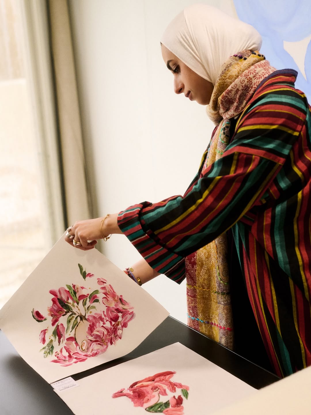 الفنانة الكويتية اليمامة راشد وتصاميمها من التعاون مع دار ديور العالمية