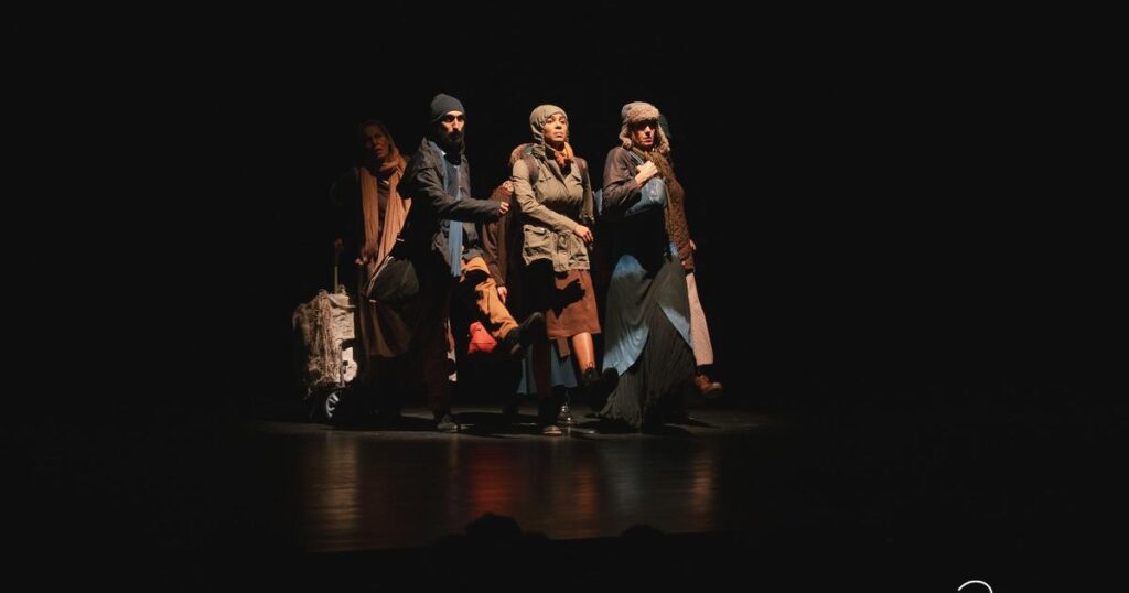 المسرح التونسي يتألّق في قرطاج بالذهب والبرنز