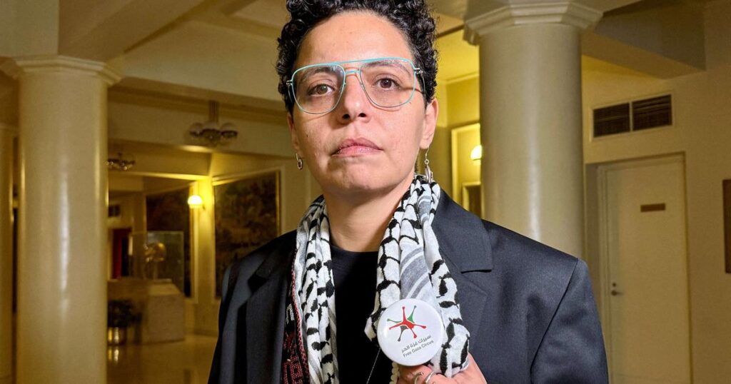 الجمهور يهدي جائزته لـ’ضايل عنا عرض’ في القاهرة السينمائي الجمهور يهدي جائزته لـ'ضايل عنا عرض' في القاهرة السينمائي