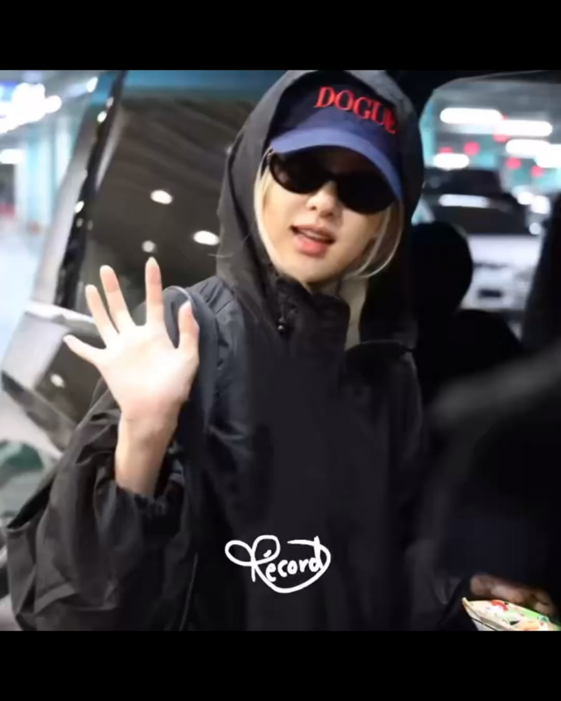 251124 ROSÉ @ مطار إنتشون الدولي (الوصول من الفلبين)