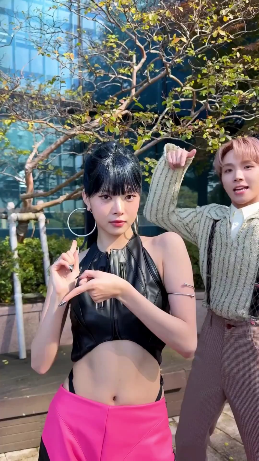 251108 تحديث BOYNEXTDOOR على TikTok مع Hong Eunchae - 🎬 سارق المشهد مع BOYNEXTDOOR Woonhak (تحدي هوليوود الأكشن)