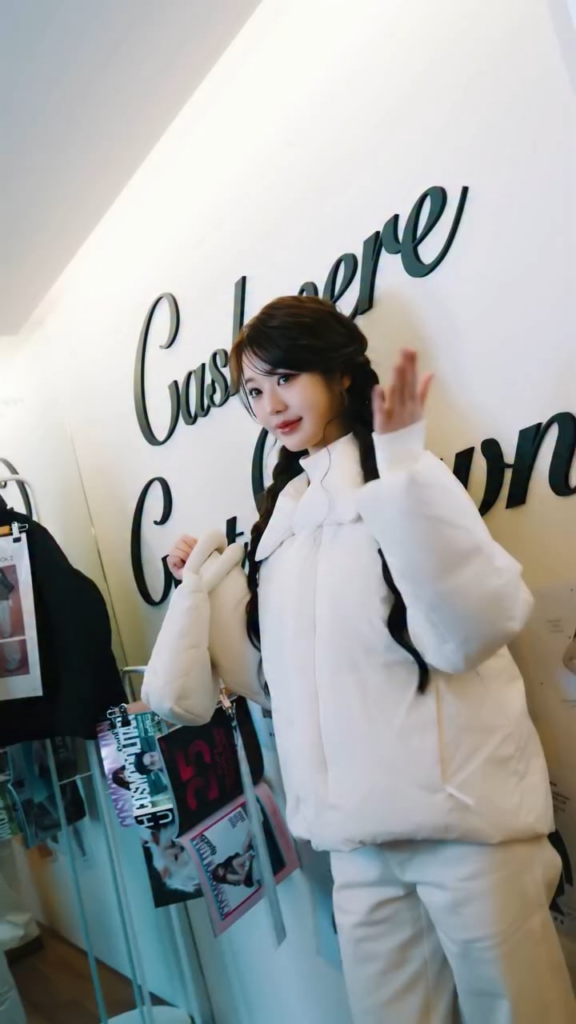 تحديث انستقرام 251119 Cosmopolitan Korea مع وونيونغ