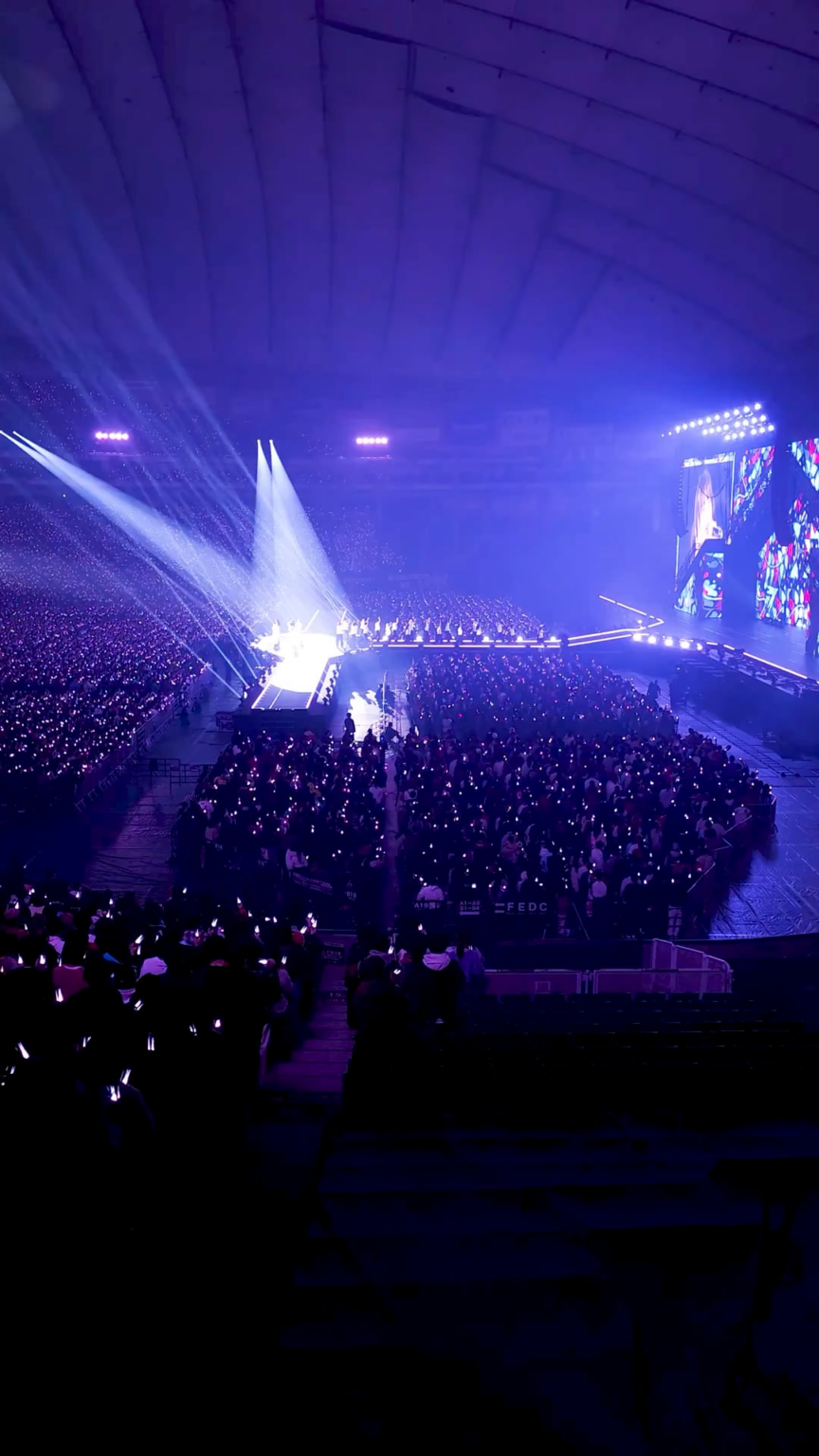 251119 تحديث LE SSERAFIM على TikTok - شكرًا لك، طوكيو دوم 💞 نراكم مرة أخرى! @ 2025 جولة LE SSERAFIM تظهر مرة أخرى في قبة طوكيو "EASY CRAZY HOT"