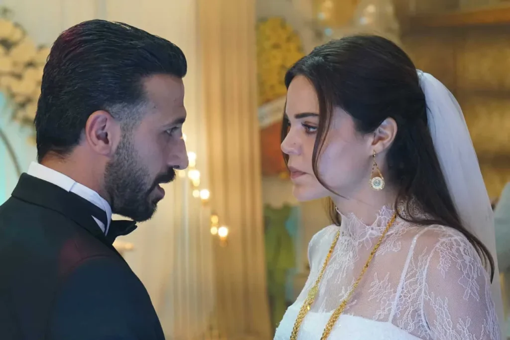 مسلسل المحتالون