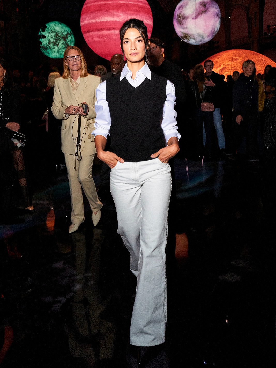 تارا عماد تعتمد موضة تريكو بأسلوب جيليه (انستغرام)