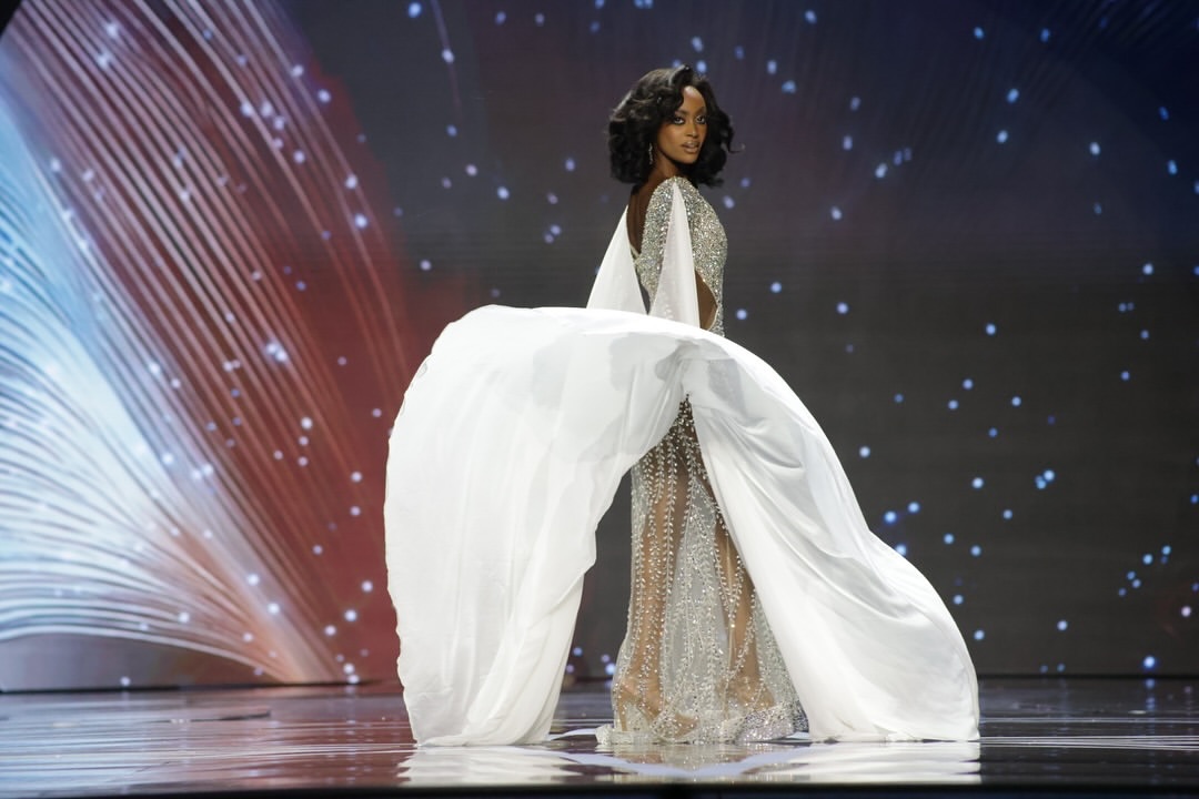 ملكة جمال جامايكا غابرييل هنري (إنستغرام).