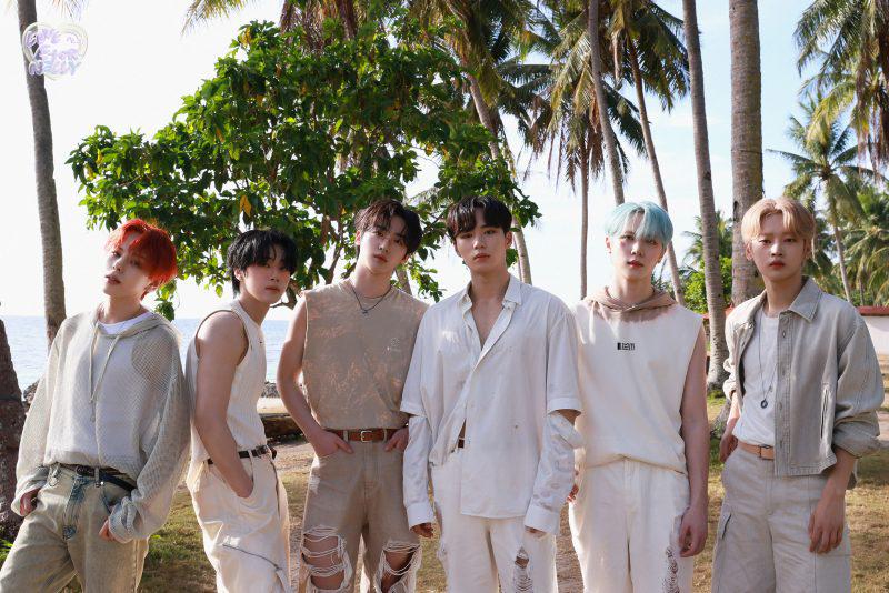 /r/kpop التصويت العشرة الأوائل في أيام الثلاثاء: WEi (2025)