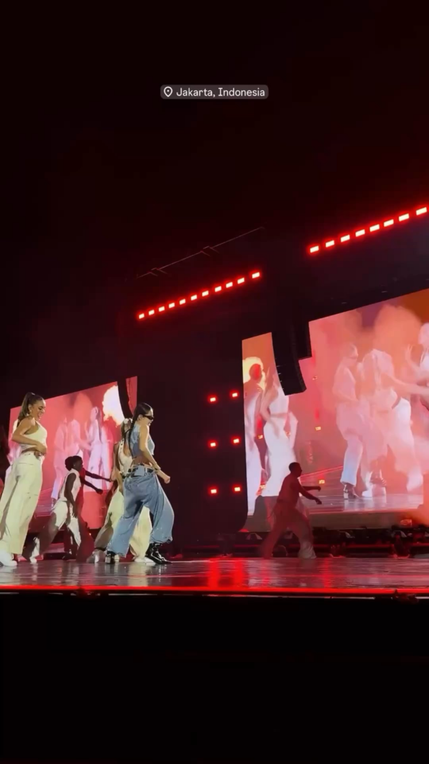 251103 تحديث قصة alisonmchang على IG مع جيني