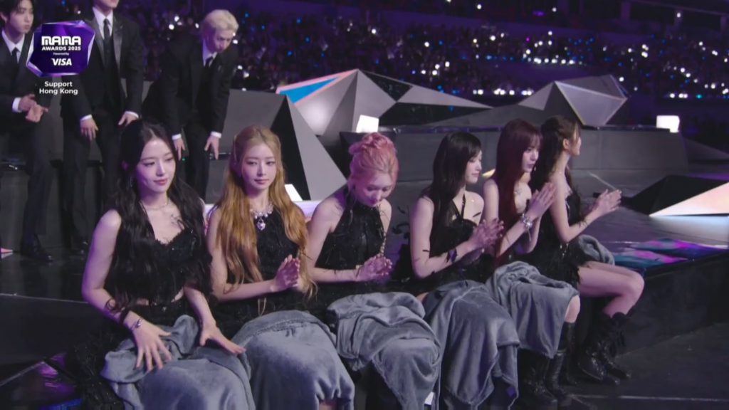 251128 IVE فازت بجائزة "الأداء العالمي المفضل" في حفل توزيع جوائز MAMA لعام 2025