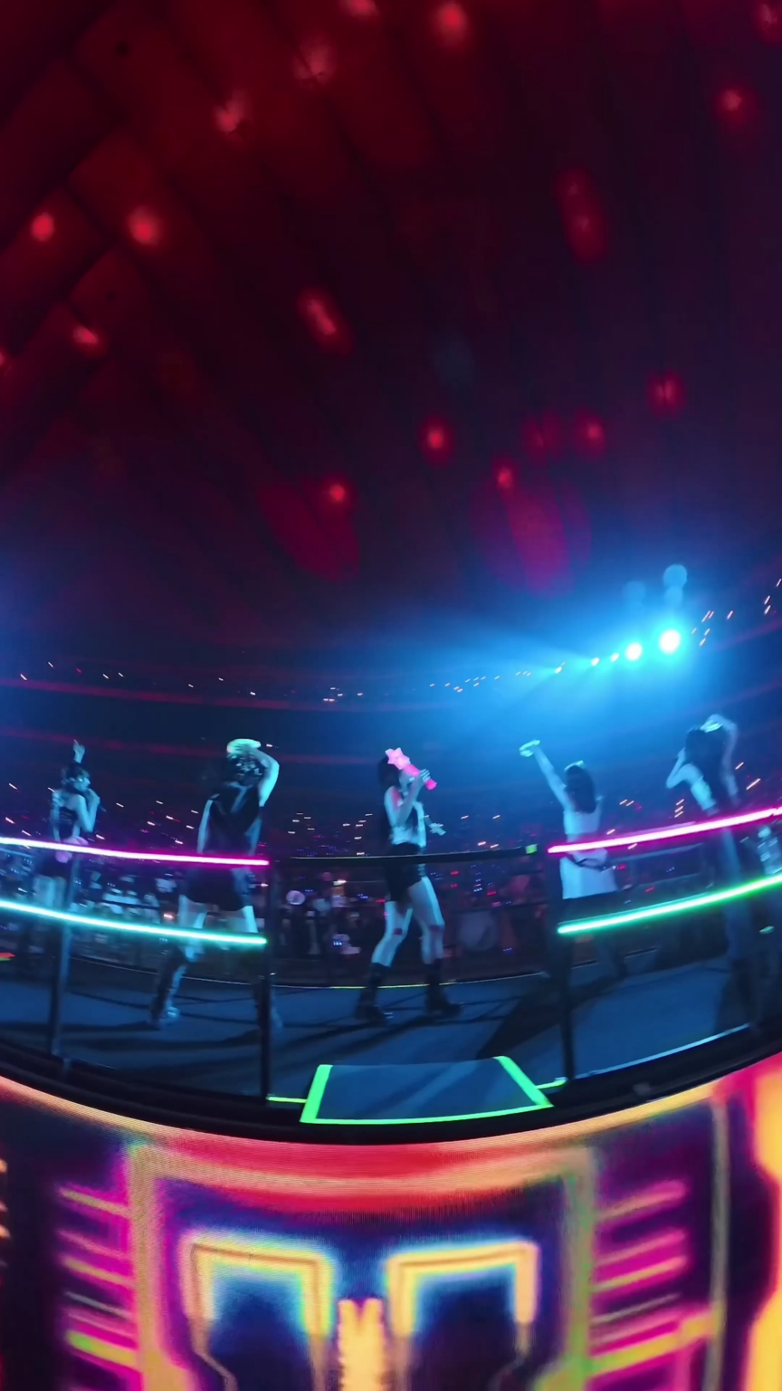 251120 تحديث LE SSERAFIM على التيك توك - الطاقة تضرب بشكل مختلف⚡