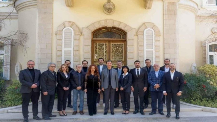 الفنانون السوريون صمتوا أعواماً ونطقوا نفاقاً – القدس العربي الفنانون السوريون صمتوا أعواماً ونطقوا نفاقاً - القدس العربي