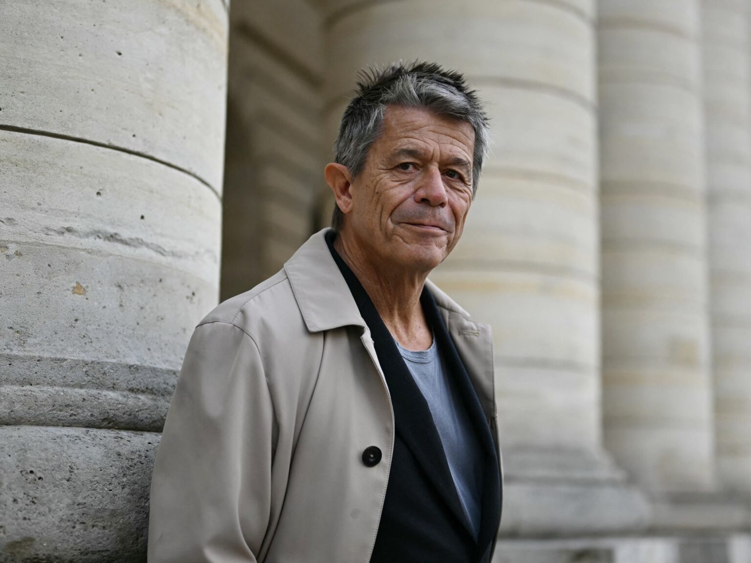 الكاتب الفرنسي إيمانويل كارير يحصد جائزة ميديسيس الأدبية | ثقافة الكاتب الفرنسي إيمانويل كارير يحصد جائزة ميديسيس الأدبية | ثقافة