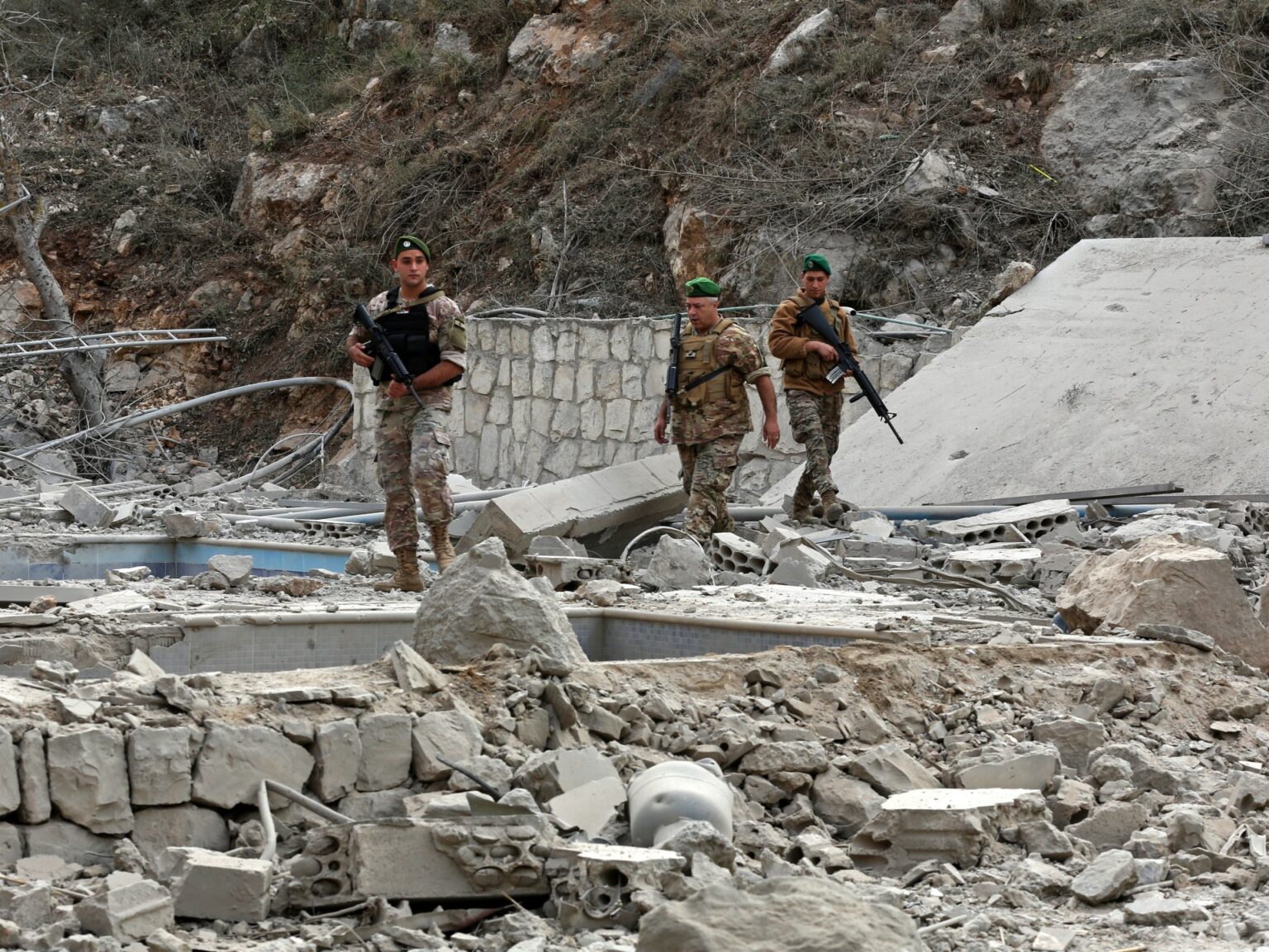 غارات إسرائيلية على جنوب لبنان وعون يتهم تل أبيب بعرقلة انتشار الجيش | أخبار غارات إسرائيلية على جنوب لبنان وعون يتهم تل أبيب بعرقلة انتشار الجيش | أخبار