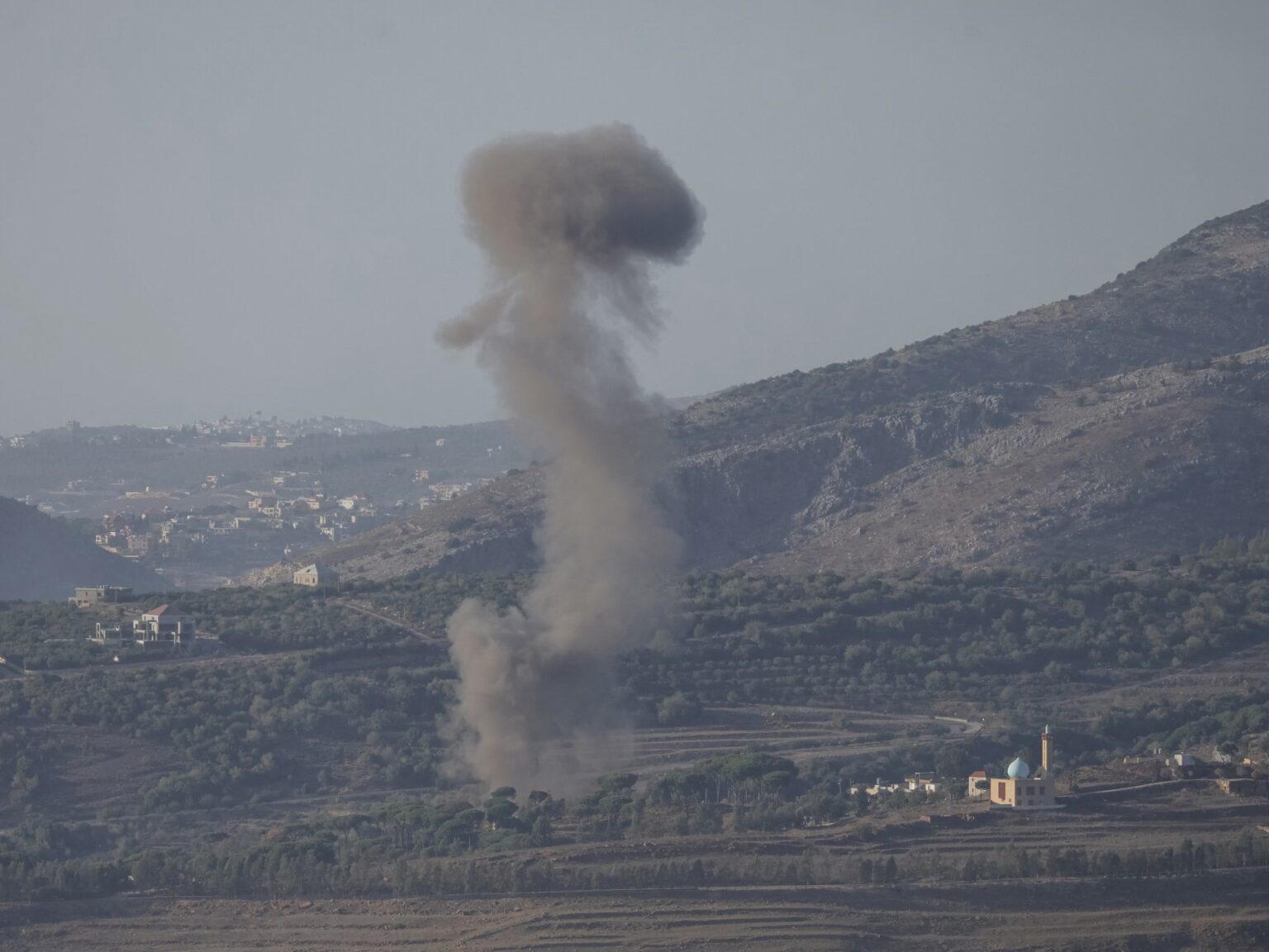 قتيلان في سلسلة غارات إسرائيلية على لبنان | أخبار