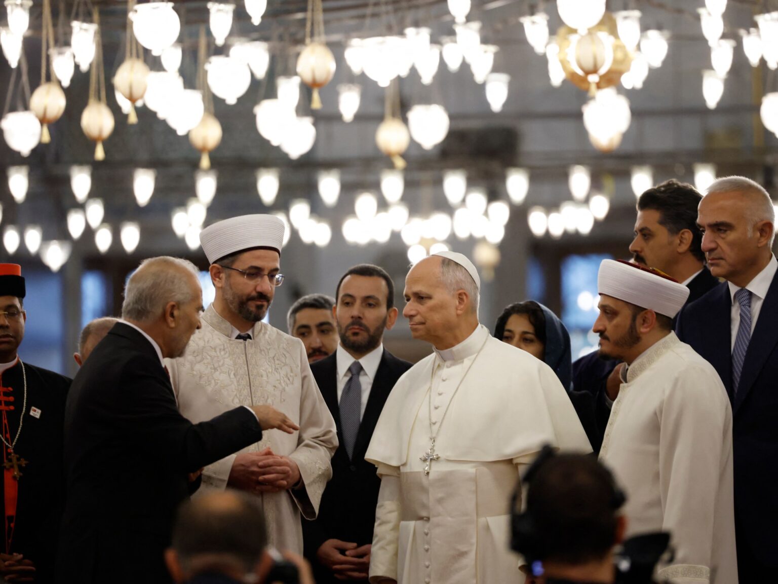 البابا ليو يزور الجامع الأزرق في إسطنبول ويتجنب آيا صوفيا | أخبار