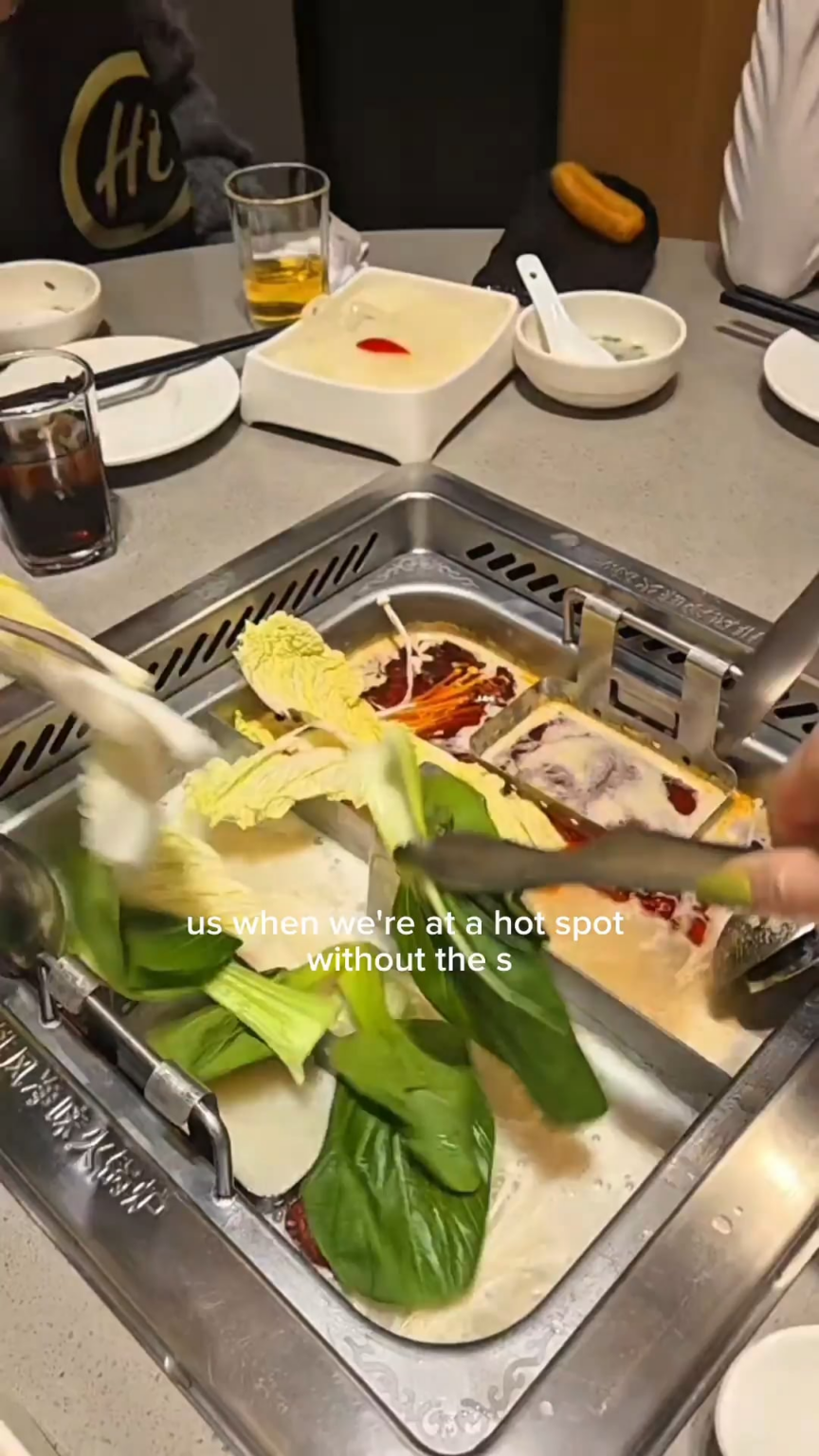 251105 تحديث LE SSERAFIM على TikTok - هذا ""قدر ساخن""