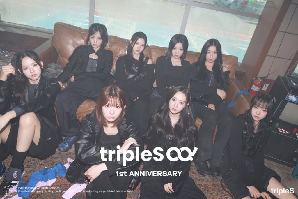 الذكرى السنوية الأولى السعيدة لـ TripleS ∞!