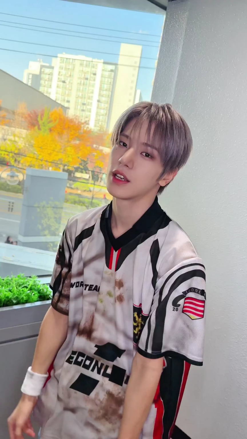 251119 أغمض عينيك تحديث TikTok مع Leeseo - حتى أكسرها معك، 5، 6، 7، 8 ⚒️ مع أغمض عينيك Song Seungho (X Challenge)