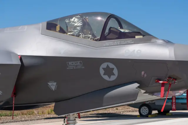 مقاتلة F-35 في قاعدة عسكرية إسرائيلية. 