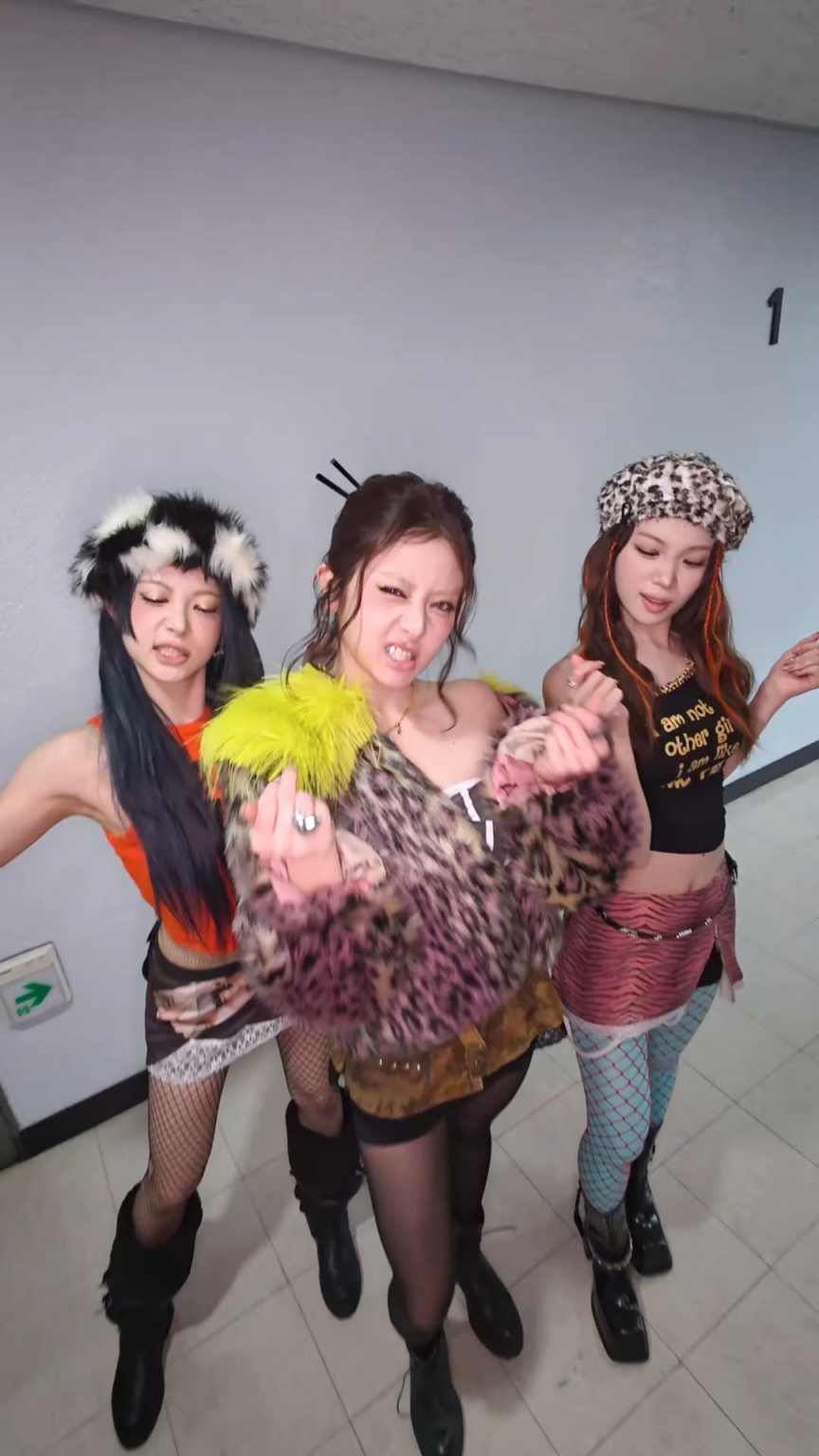 251105 تحديث LE SSERAFIM و Hong Euncha - SUNSOUCIAL على SHANG SOCIAL