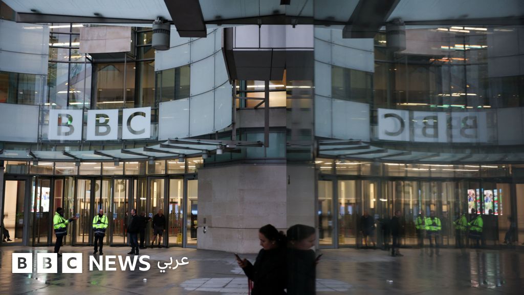 دونالد ترامب: يقول إنه سيتخذ إجراءً قانونياً ضد بي بي سي بسبب تعديل برنامج بانوراما